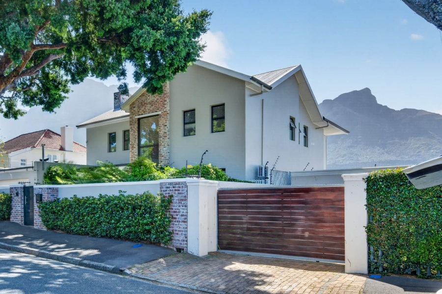 5 Bedroom Property for Sale in Claremont Upper Western Cape